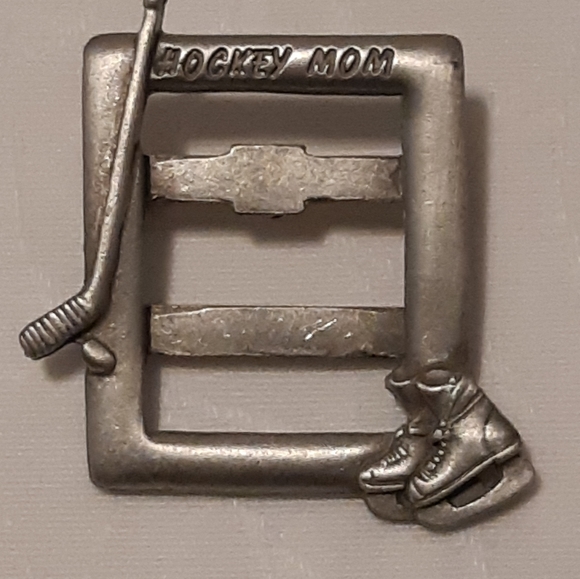 Vintage Mom Picture Frame Brooche Hockey Mom,  In Brass,  Signed JJ 1.5" Long, - Picture 2 of 6